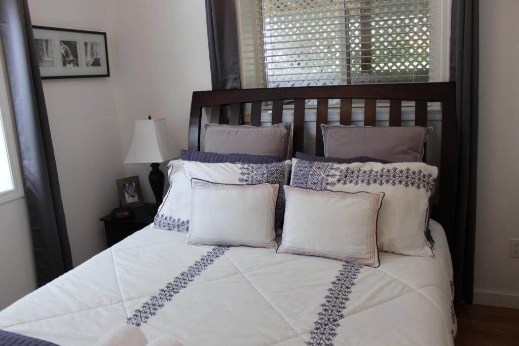 Memory Lane Guest Suite Sooke Exterior photo